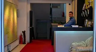 מלון Ambasador